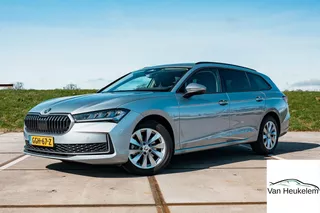 Skoda Superb Combi 1.5 TSI MHEV First Edition | TREKHAAK | CAMERA | LED | ALL SEASON BANDEN