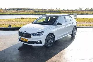 Skoda Fabia 1.0 TSI DSG Style | CAMERA | CLIMA | STOEL &amp; STUUR VERWARMING | PARKEERSENSOREN | CRUISE